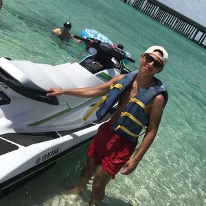 Meet your Posher, Isaac